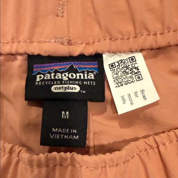 Patagonia Baggies Shorts Women’s Medium Salmon Pink 5” Swim Hiking Athletic - Picture 4 of 5